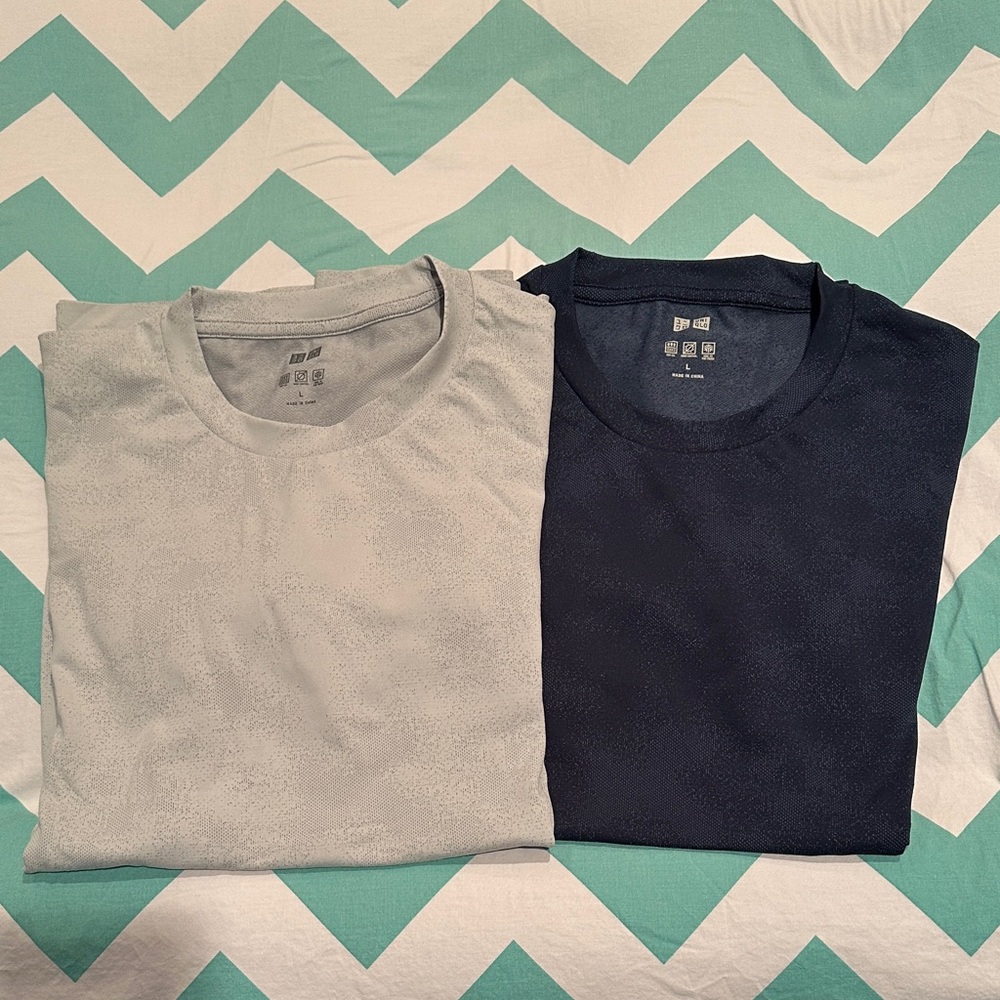Uniqlo Men's Navy and Light Gray Shirts